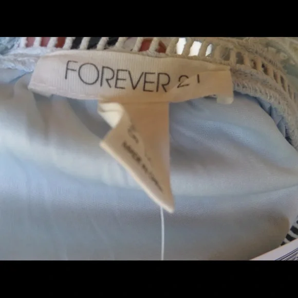 Juniors/ Women's FOREVER 21 Pale Blue Lace Open Back Dress Sz L NWT - Picture 6 of 7